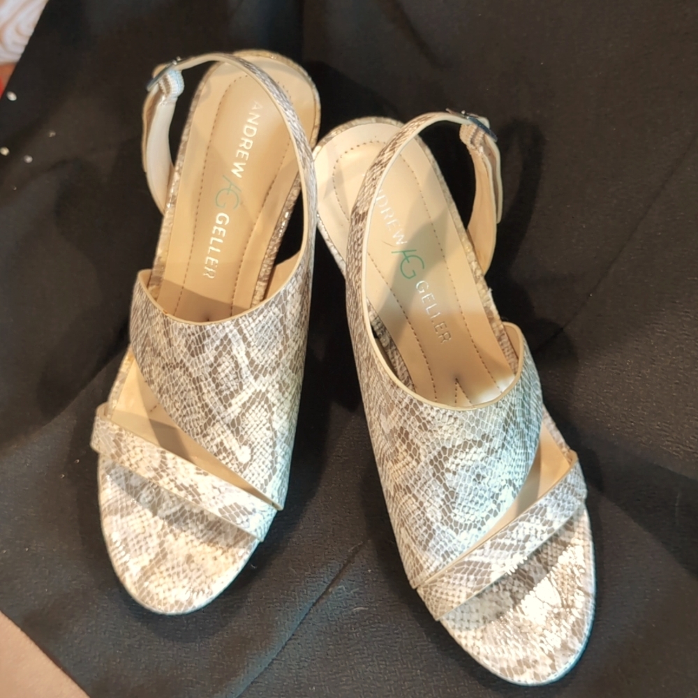 Andrew Geller slightly used high heal shoes beige and gray reptile print size 9